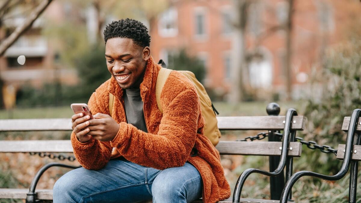 Face à face des promos forfaits mobile 30 Go : Cdiscount VS Syma Mobile