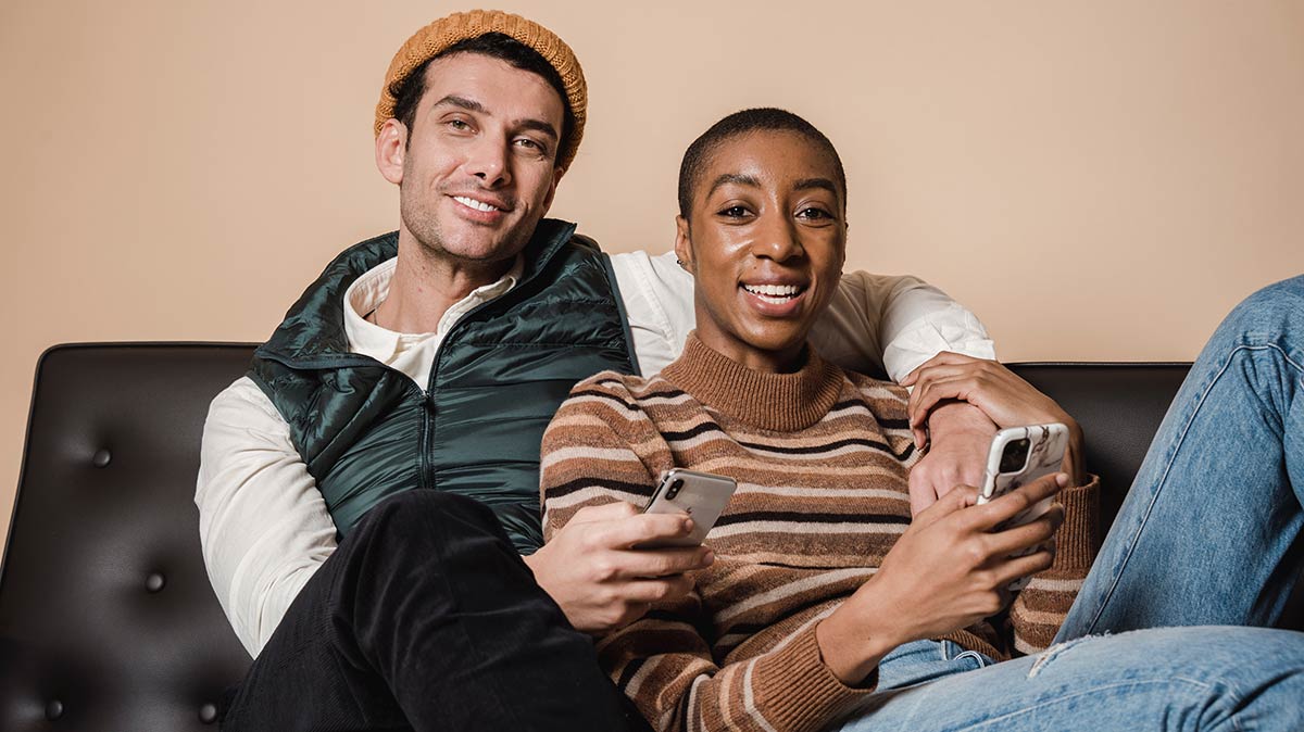 Battle des forfaits mobiles 20 Go en promo : Auchan Télécom contre Prixtel