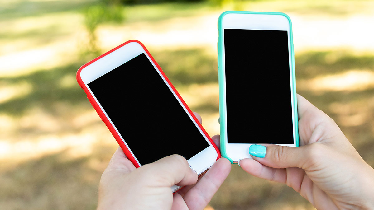 Battle des forfaits mobiles 40 Go : Prixtel contre Sosh