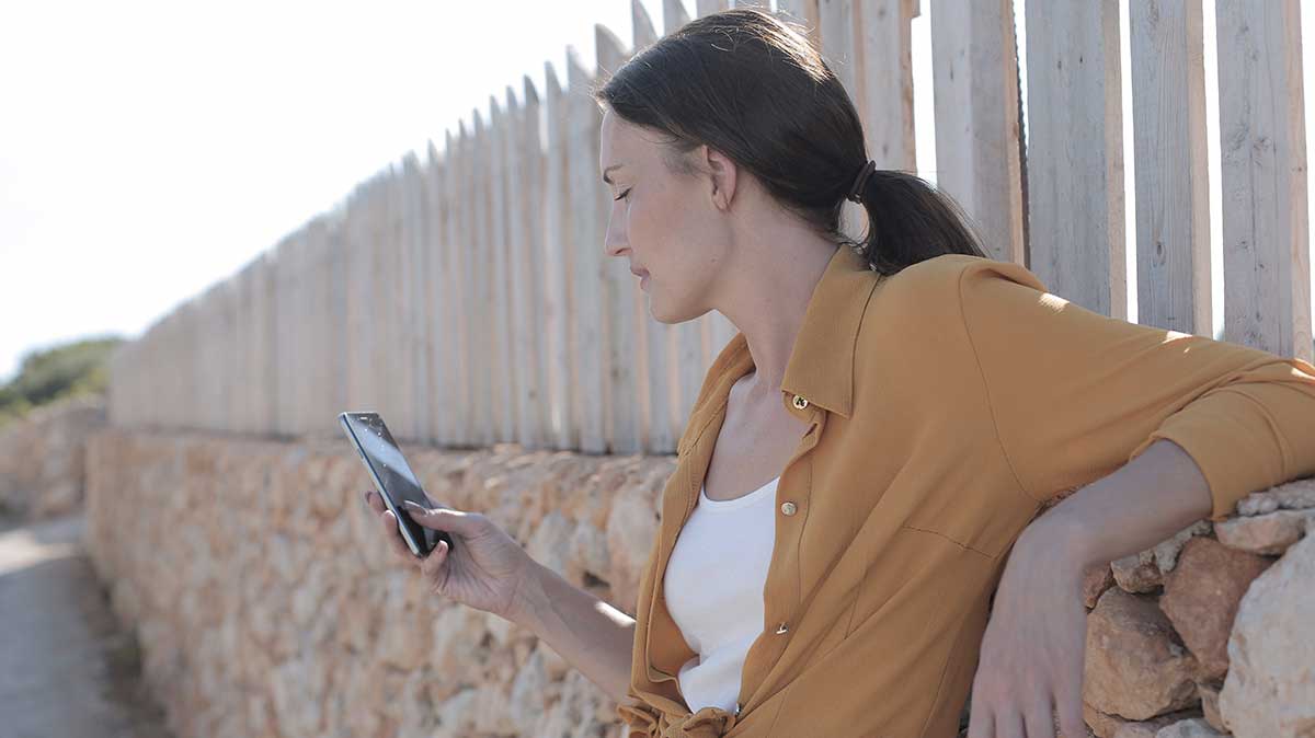 Bons plans forfaits mobiles : comment profiter du réseau Orange sans se ruiner ?