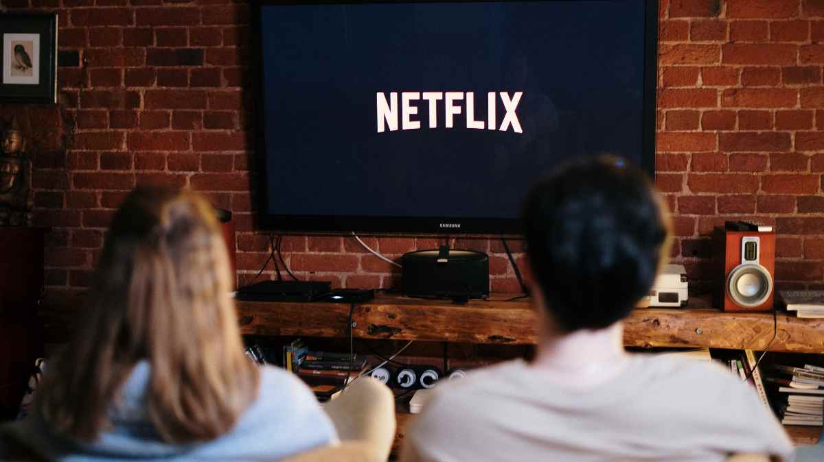 Box internet avec Netflix inclus : quel offre vous correspond, la Fibre SFR ou la Freebox Delta ?