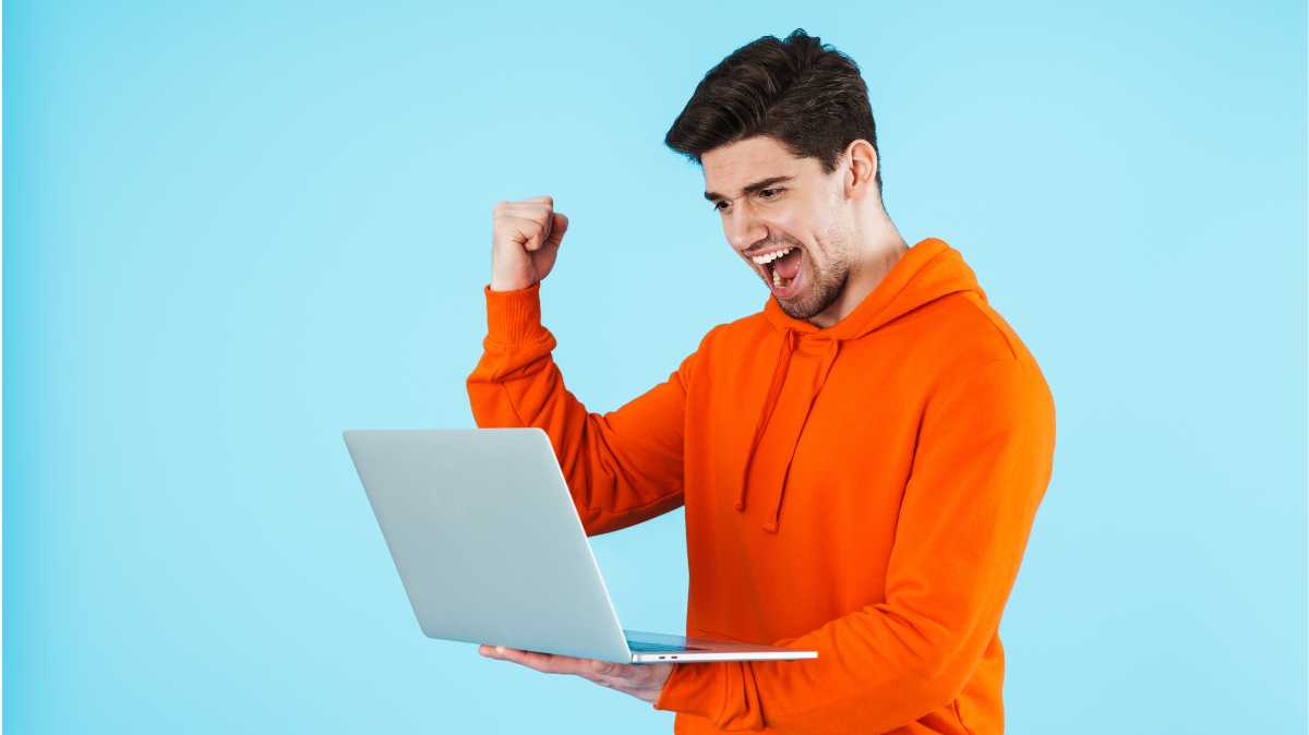 Box sans engagement : le match entre Red by SFR et Sosh !