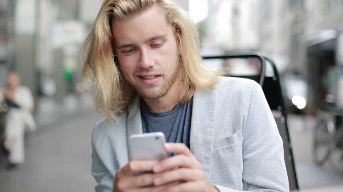 Choisissez entre le réseau Orange et le réseau SFR pour profiter d'un forfait mobile 40Go à moins de 8€/mois !