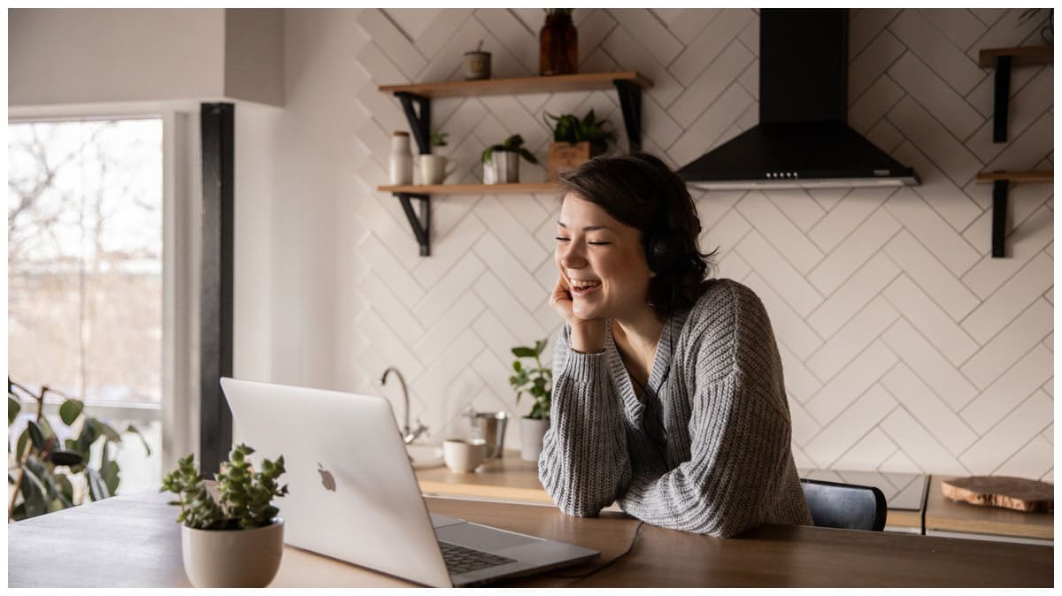 Découvrez les meilleurs forfaits mobiles du moment avec 30 Go de données à seulement 6,99 € par mois, sans engagement et sans condition de durée !