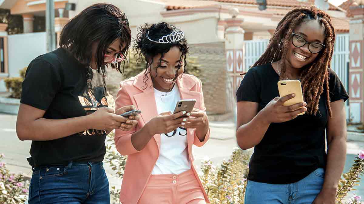 Découvrez le top 3 des forfaits mobiles 5G 130 Go à saisir actuellement pour moins de 12 € par mois !