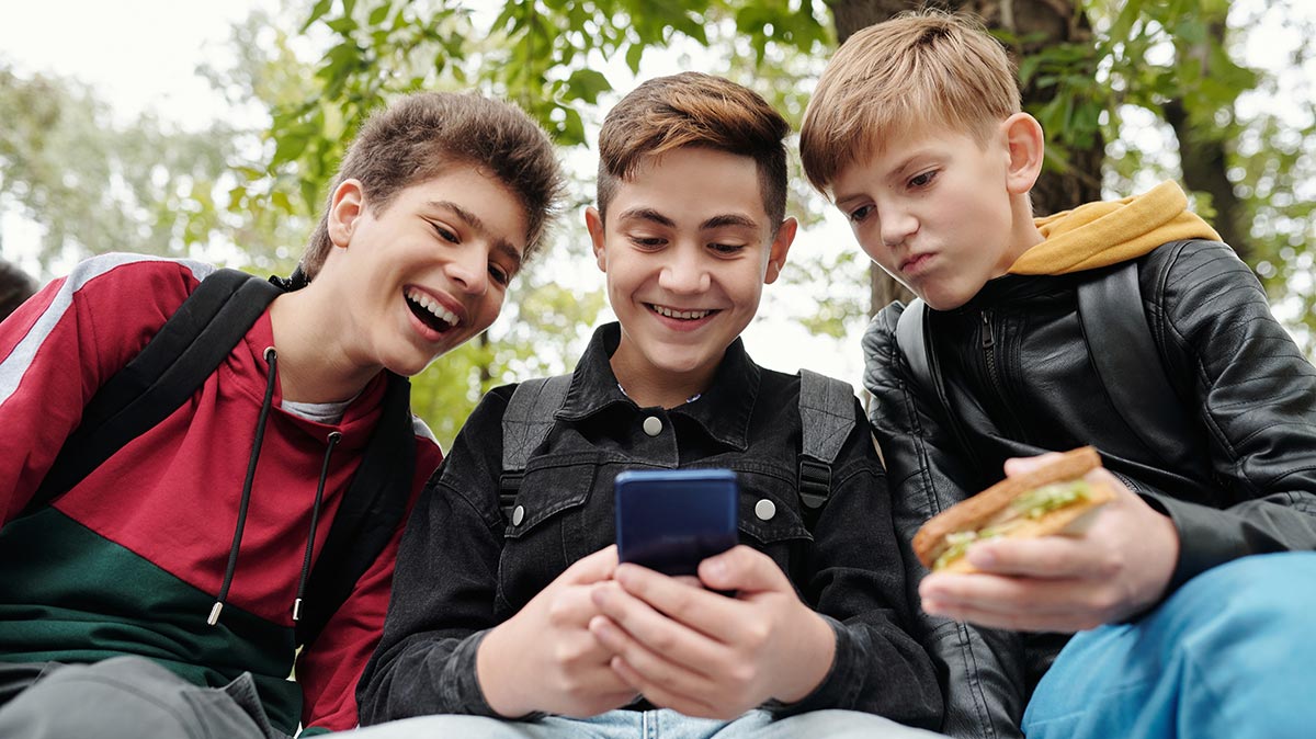 Forfaits 150 Go en promo : NRJ Mobile, Syma Mobile ou Prixtel ?