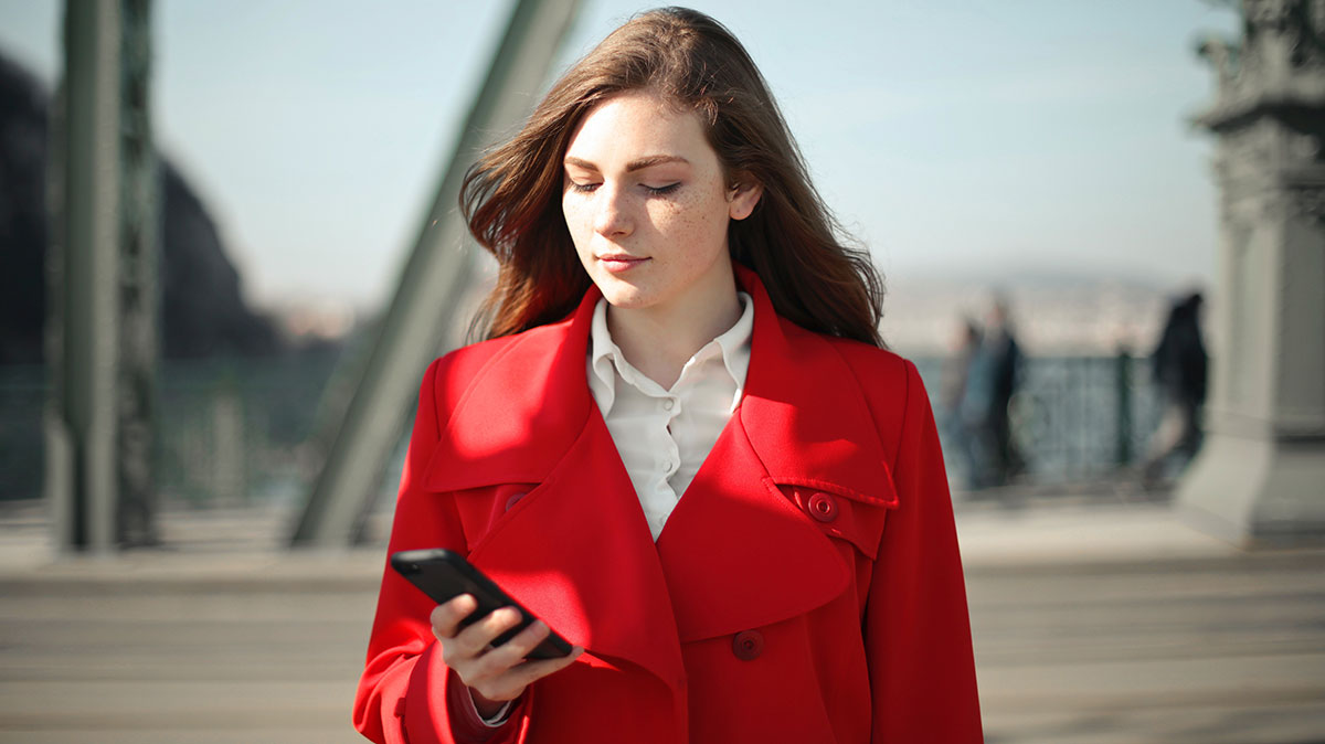 Forfaits 5G à moins de 15 € par mois sur le réseau SFR : Syma Mobile, Prixtel ou La Poste Mobile ?