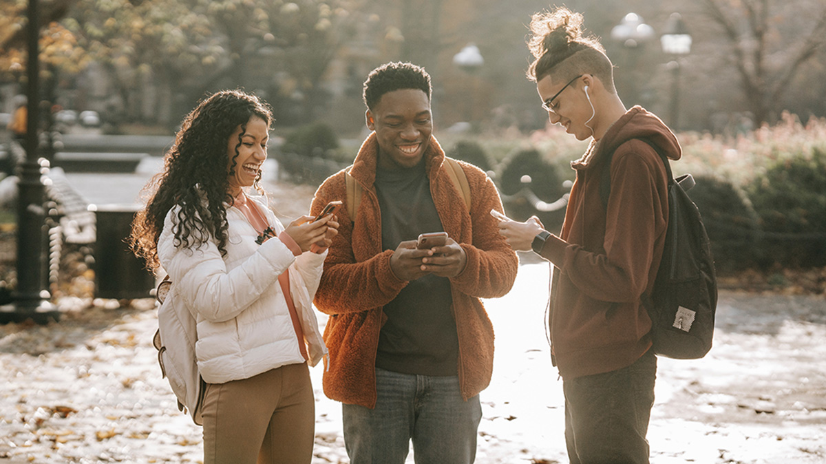 Forfaits 60 Go à petit prix : 3 belles offres mobiles à saisir sur le réseau Orange !
