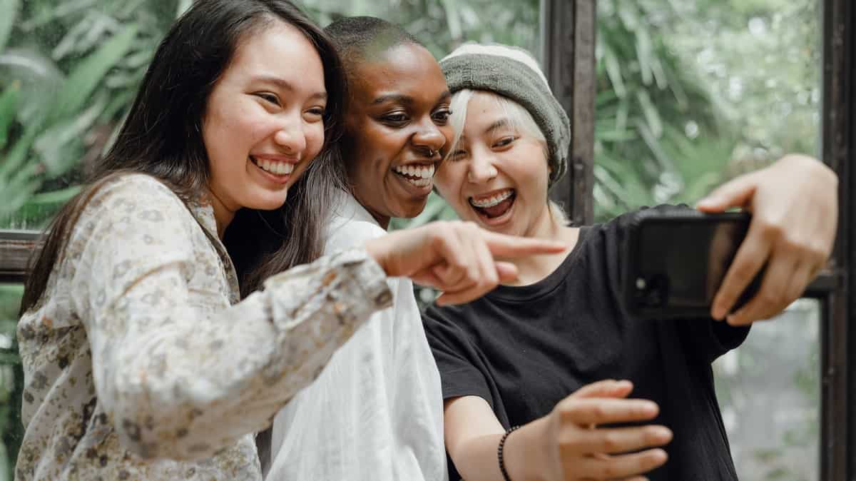 Forfaits mobiles 20 Go : bataille des promos chez NRJ Mobile, Auchan Telecom et Syma Mobile !