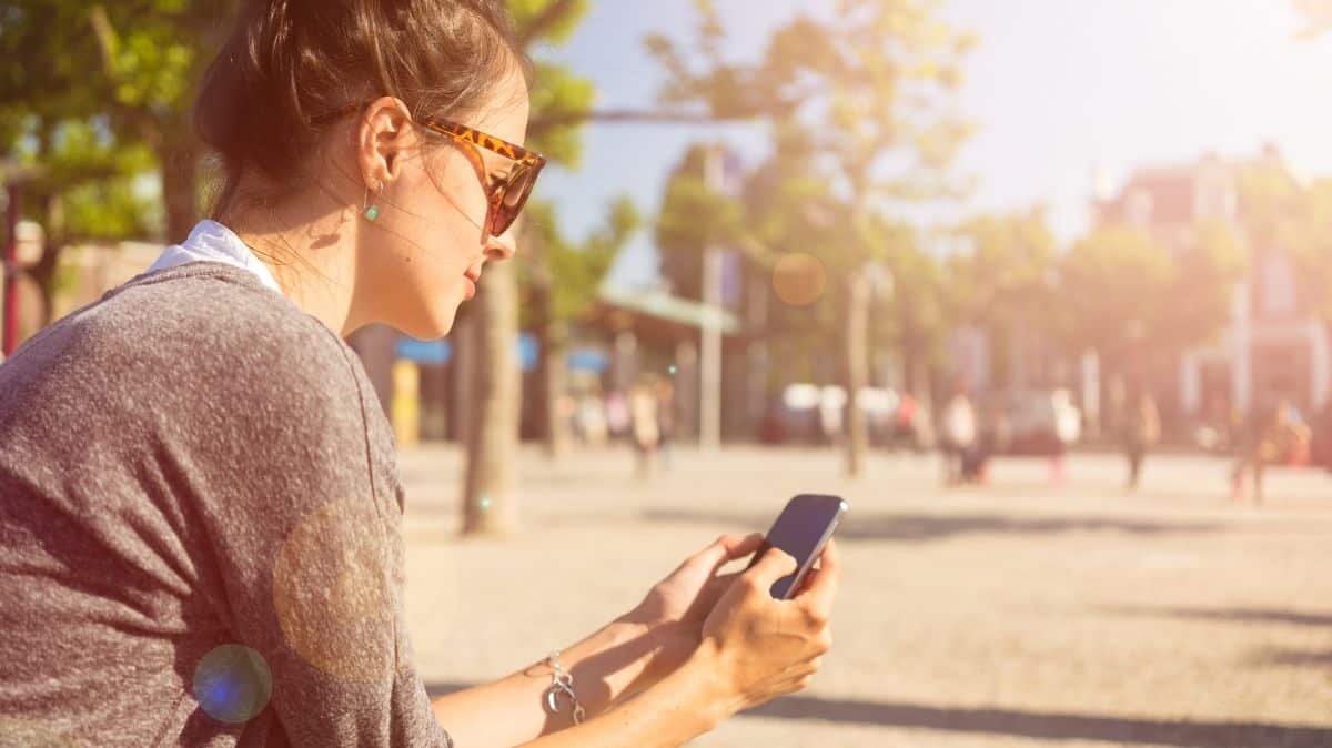 Forfaits mobiles 60 Go : prix canon chez Prixtel et La Poste Mobile, mais lequel choisir ?