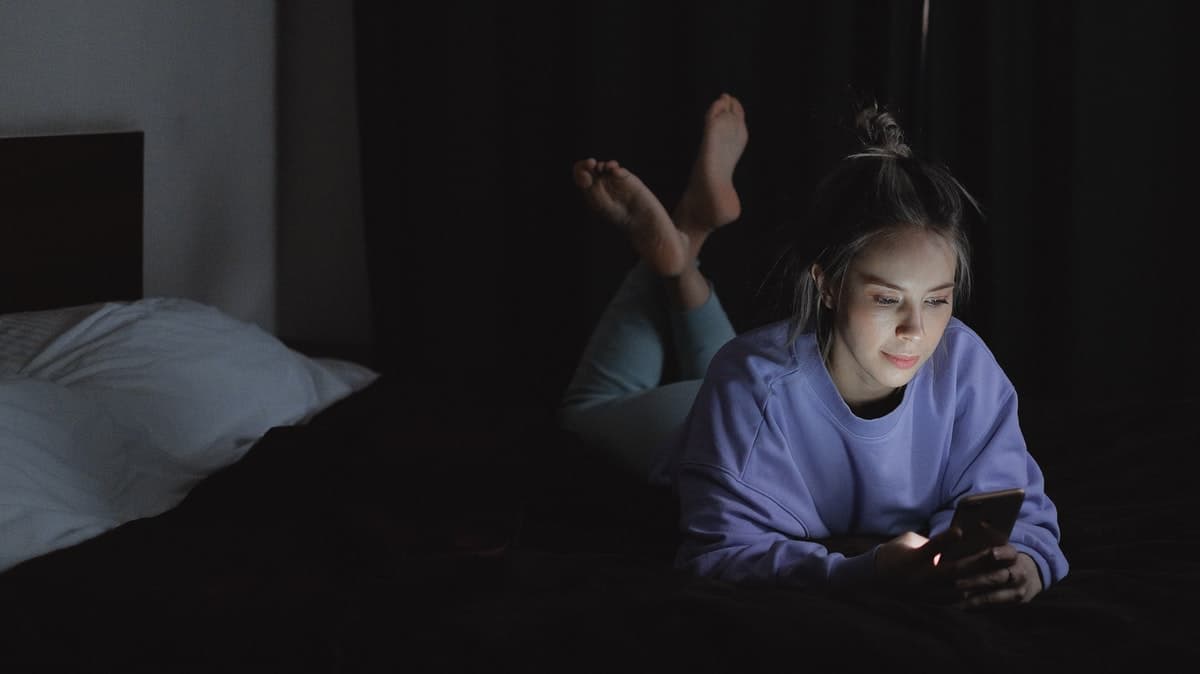 Forfait 5G avec 210Go : quelle offre mobile sans engagement à 20€ choisir Free Mobile ou Syma Mobile  ?