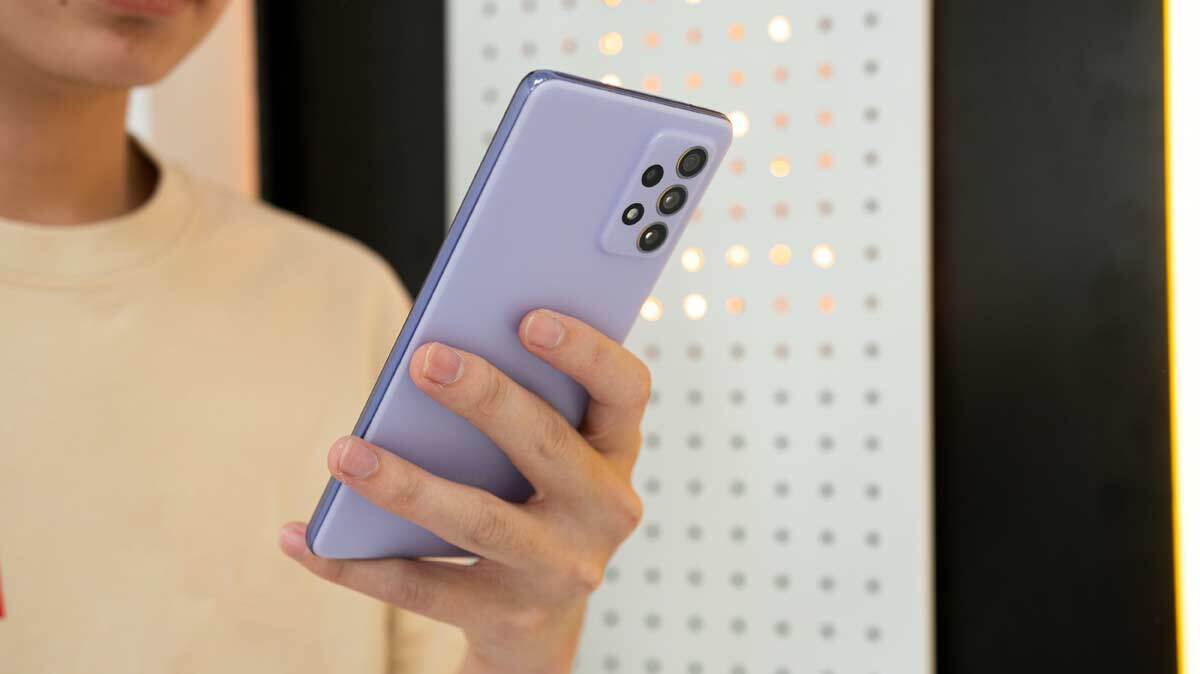 Série Limitée Free Mobile vs forfait SOSH d'Orange :  le duel des forfaits mobiles 90Go en promo