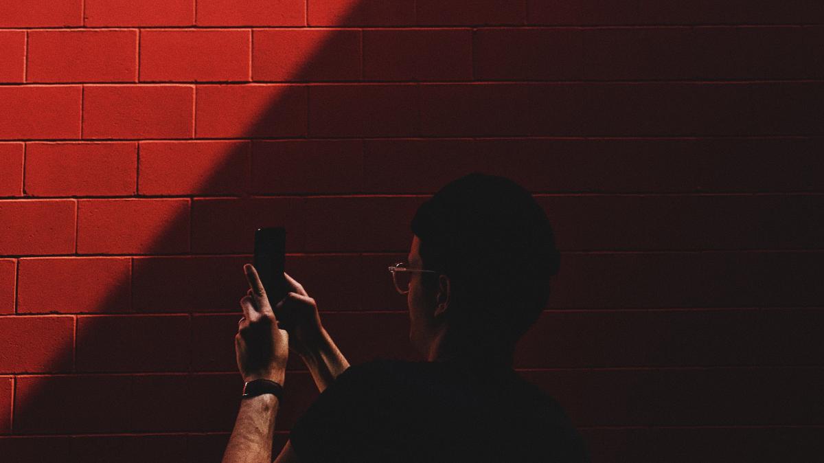 Il ne peut en rester qu'un : deux forfaits mobile 30 Go entre sur le ring d'Edcom ! Lequel vous fera craquer pour moins de 7 € ?