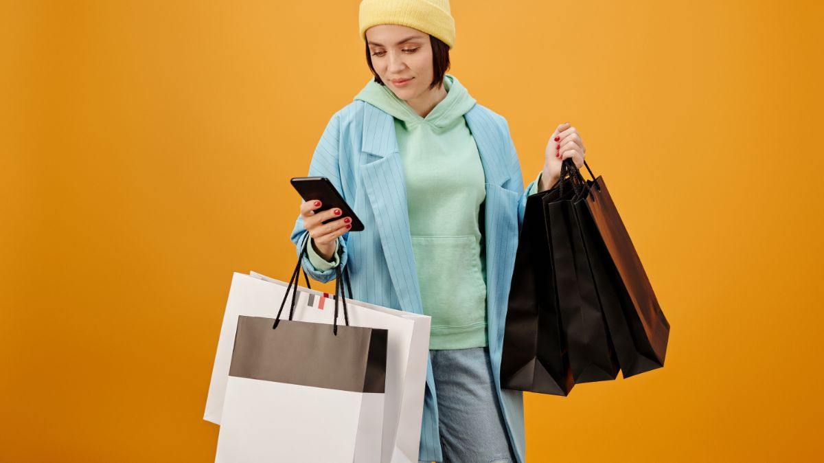 Le duel des meilleurs forfaits mobile 20Go sur le réseau Orange : Lebara à 5.99€ ou SOSH à 9.99€, lequel choisir ?