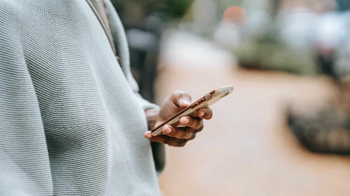 Forfait mobile 100 ou 130 Go pour moins de 13€ par mois : le duel entre NRJ Mobile et Lebara sur le réseau Orange