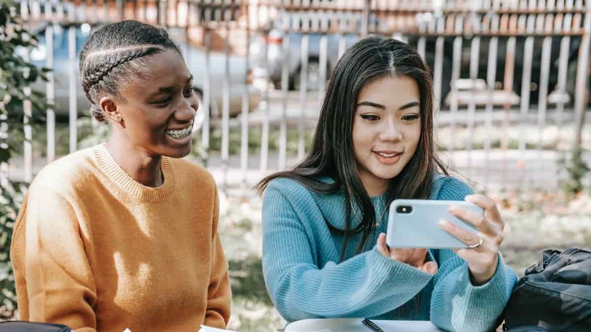 SFR passe son forfait mobile sans engagement 80 Go à 10€ par mois pour tous