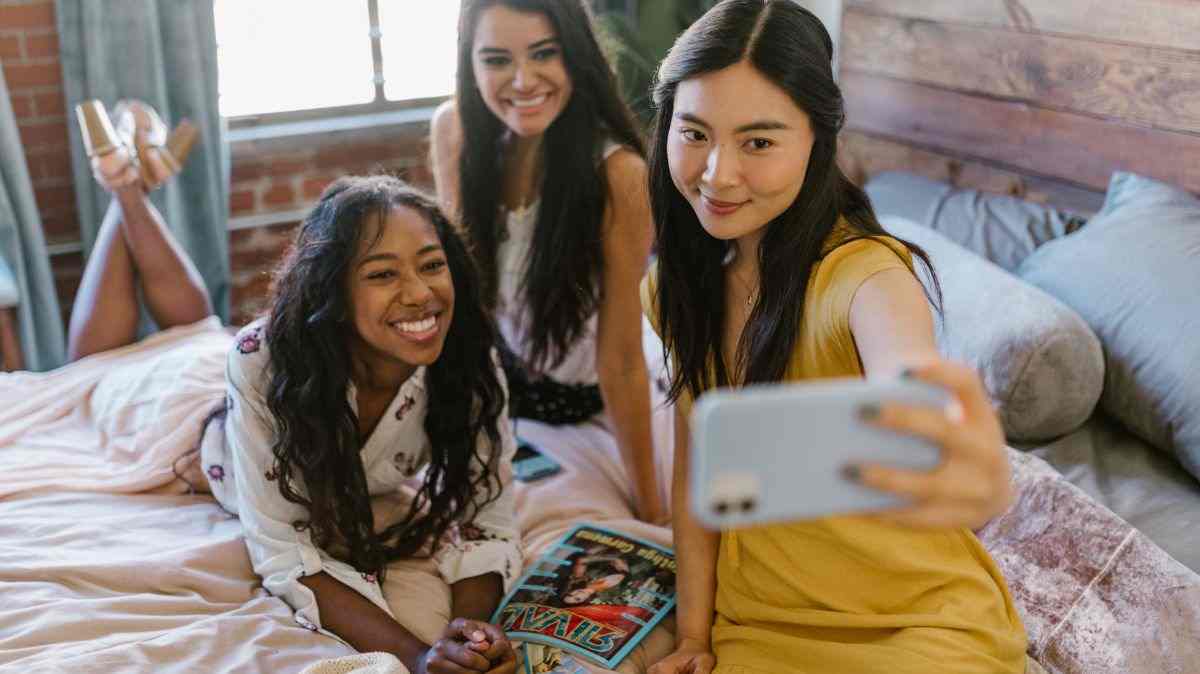 Profitez d'un forfait mobile 40Go à moins de 10€ sur le réseau SFR, Orange ou Bouygues Telecom avec ces trois promos de Noël