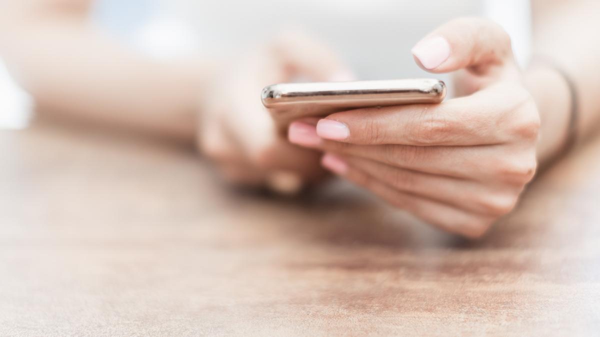 Quel forfait mobile écoresponsable choisir pour agir à votre échelle pour l'environnement : Prixtel Oxygène ou Source Mobile ?