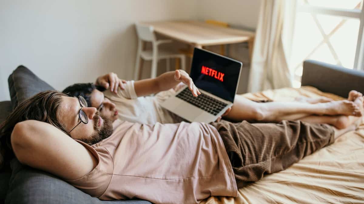 Quelle Box Internet avec Netflix choisir : Livebox Up Orange ou Freebox Delta ?