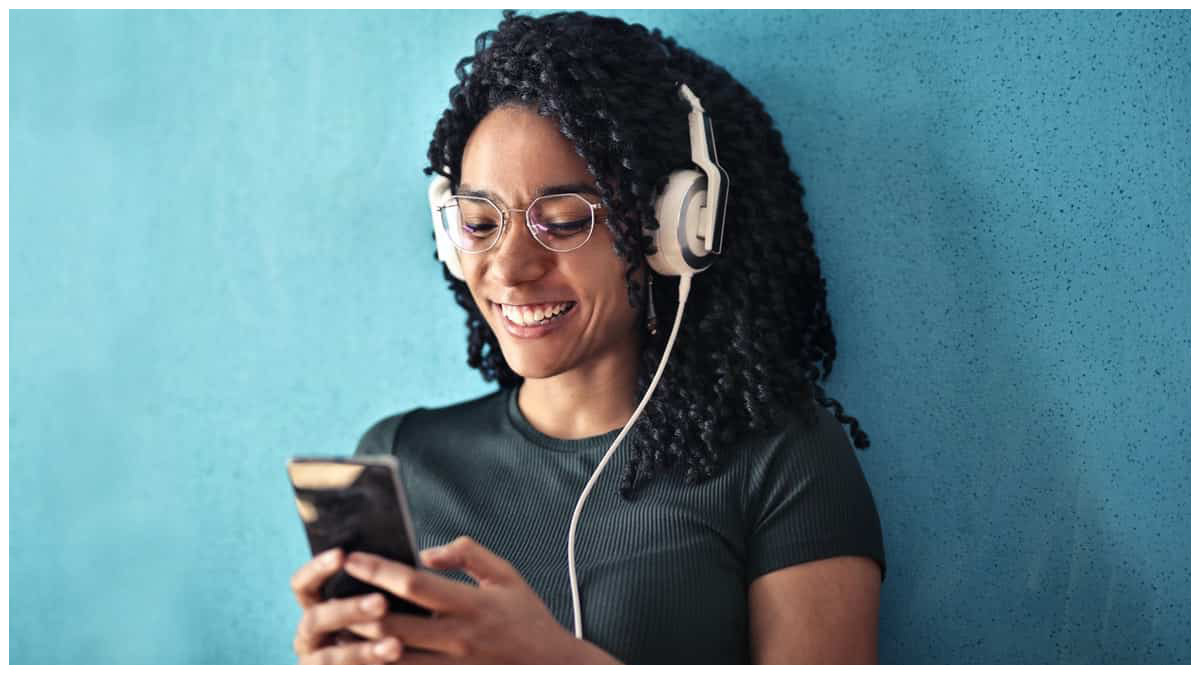 Qui propose le meilleur forfait mobile 60 Go sans engagement à 10,99 € sans condition de durée : Prixtel ou La Poste Mobile ?