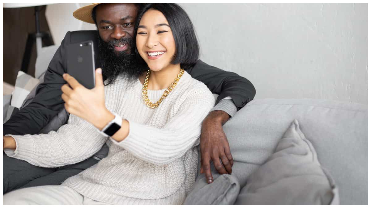 Qui propose le meilleur forfait mobile sans engagement dès 4,99 € sur le réseau Orange ?