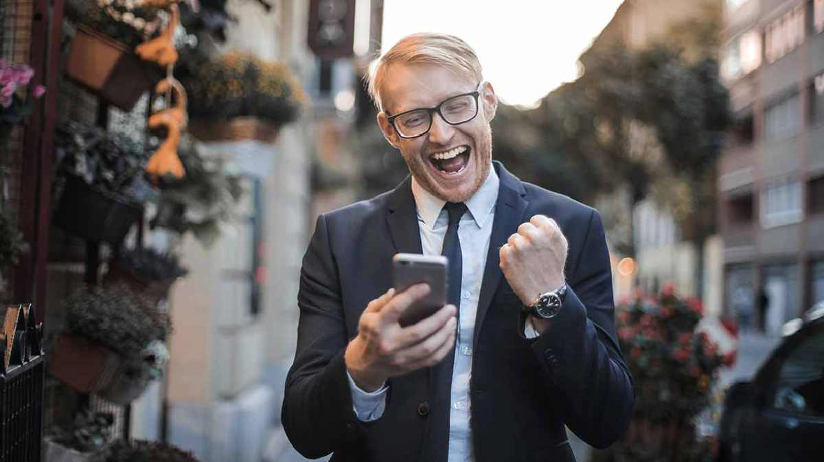 RED by SFR contre attaque B&You en sortant un nouveau forfait mobile 5G sans engagement avec 130 Go de data