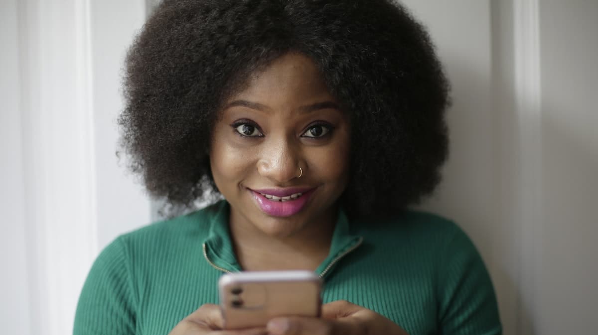 Forfait 100Go : RED by SFR vs B&You, lequel choisir ?