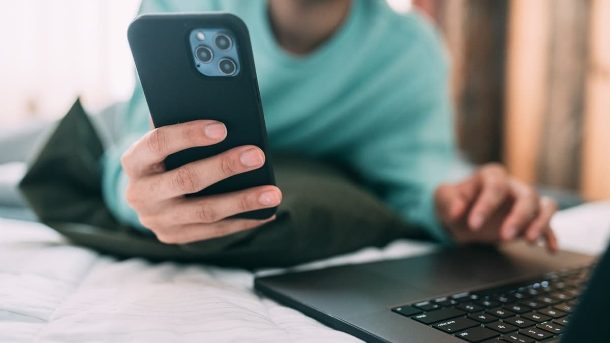 Duel des promos 200 Go du Black Friday : RED by SFR et Lebara Mobile vous offrent de la maxi data à prix canon