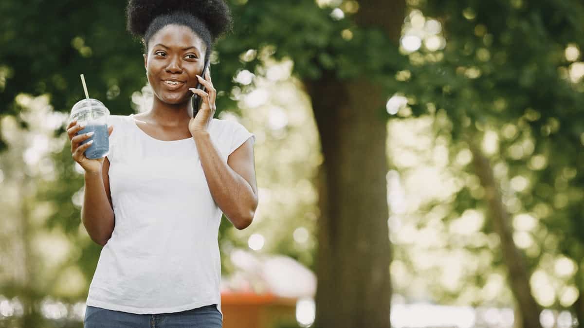 Rentrée : découvrez les promos forfaits sans engagement des opérateurs de réseau Free Mobile, RED by SFR, Bouygues Telecom et Sosh