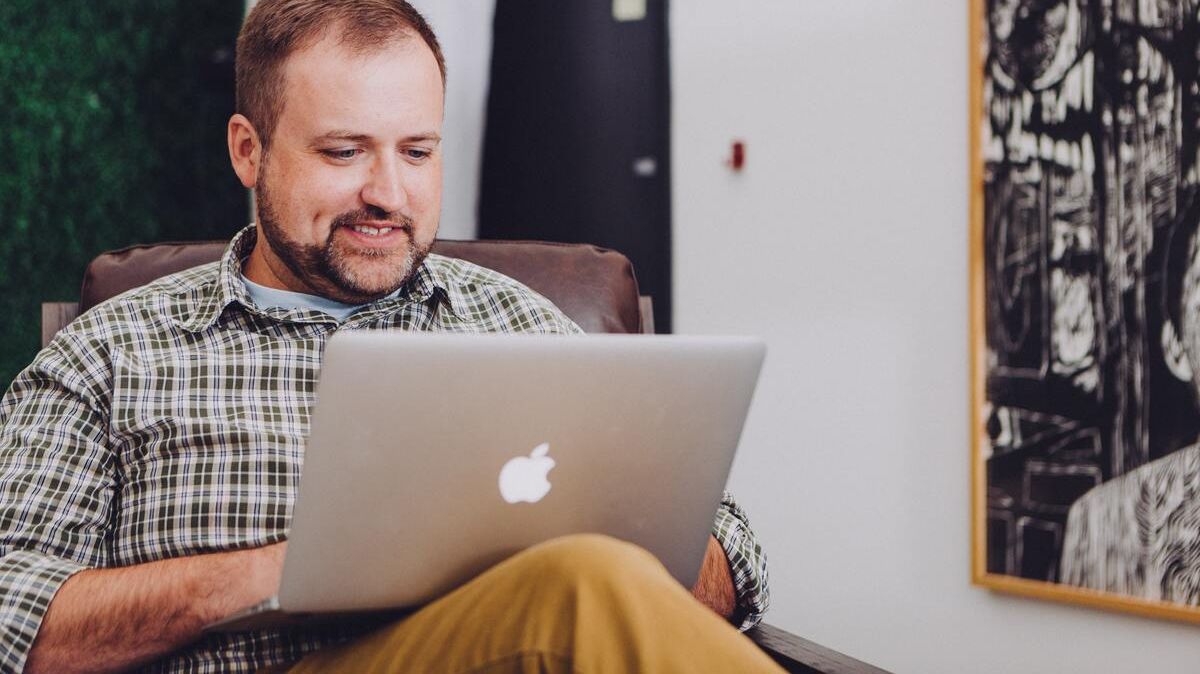 SFR Box vs. Freebox Mini 4K : quelle box internet fibre choisir ?