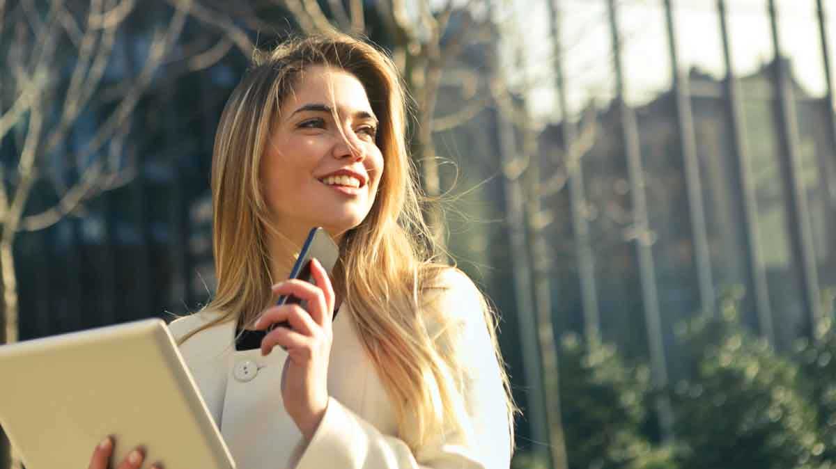 Qui propose le meilleur forfait sans engagement à 10€ : Sosh, Syma Mobile, RED by SFR ou B&You ?