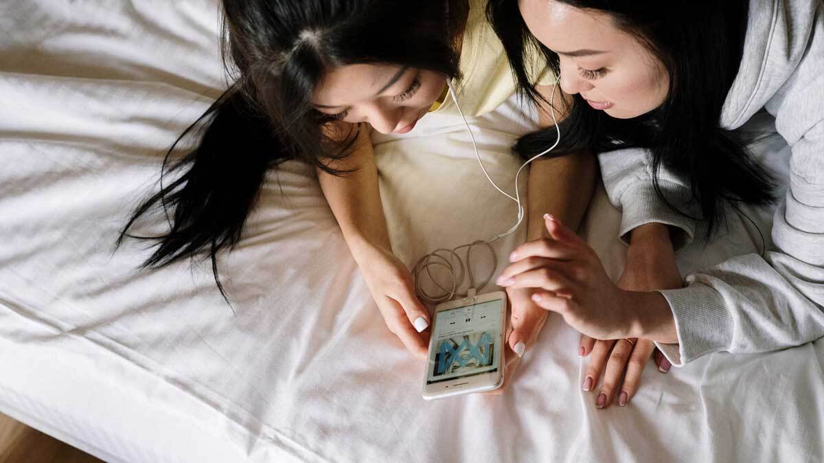 Source Mobile ou La Poste Mobile : qui propose le meilleur forfait sans engagement  pour 10€/mois ?