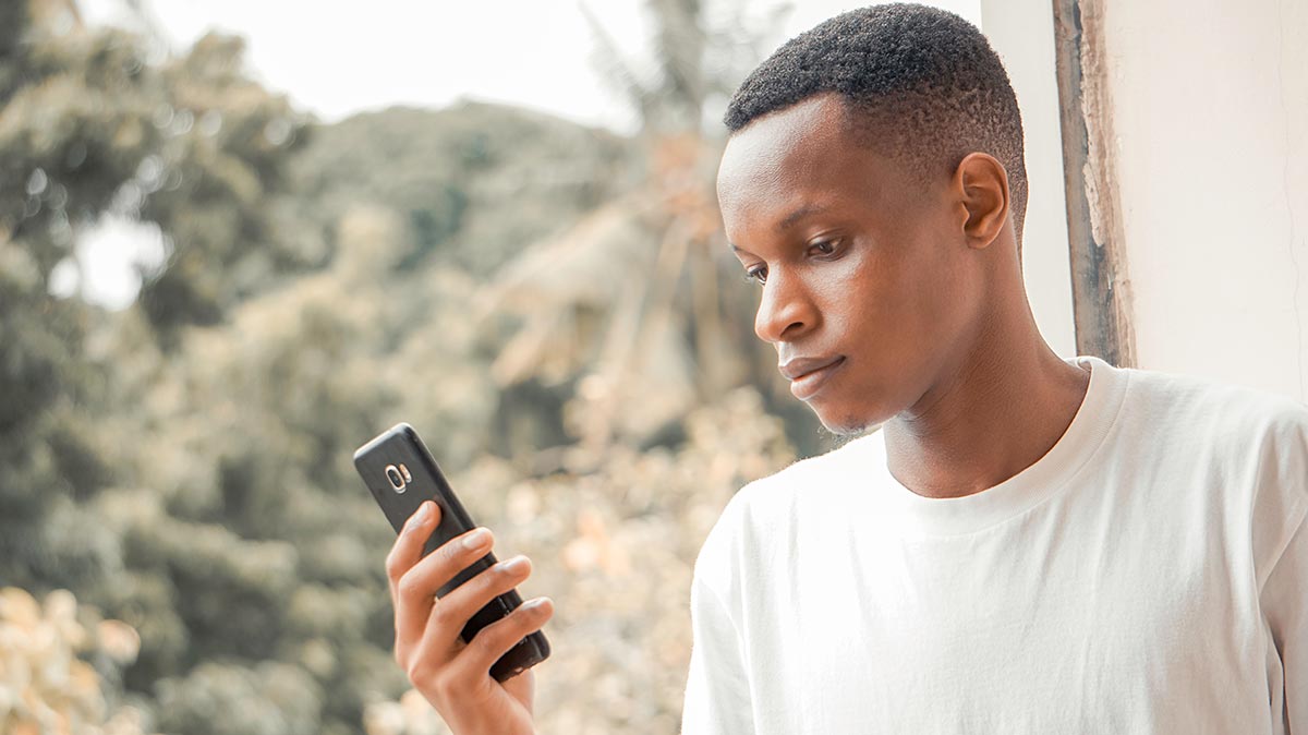 SOSH, RED by SFR ou La Poste Mobile : Quel forfait illimité 10€ choisir ?