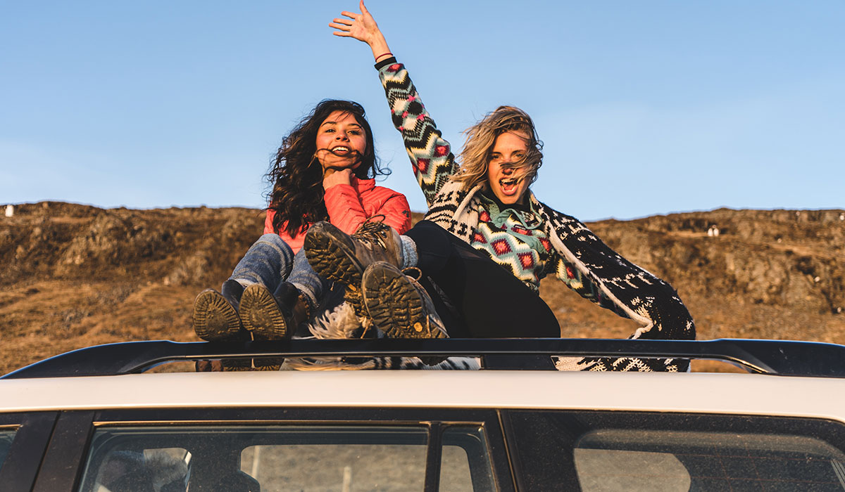 Les meilleurs forfaits sans engagement pour voyager avec les forfaits RED by SFR, Free et SOSH !