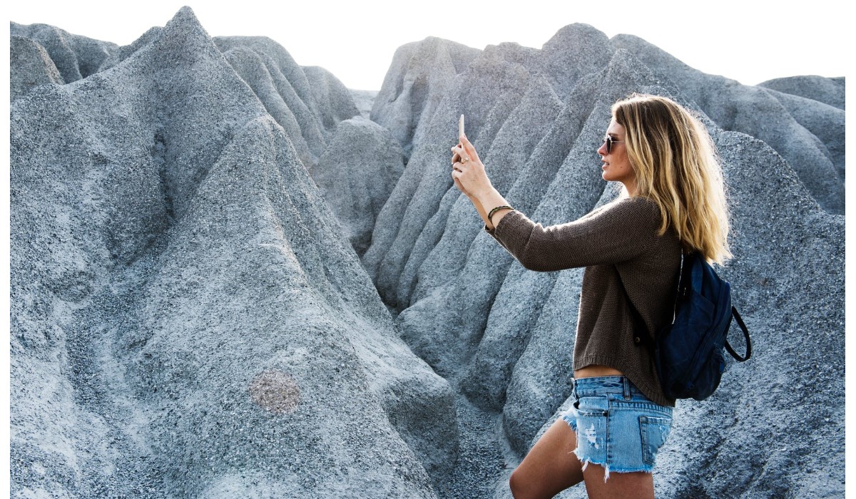 SOSH, Free, RED ou B&You : Quel forfait mobile pas cher choisir pour préparer vos vacances en Europe et DOM ?