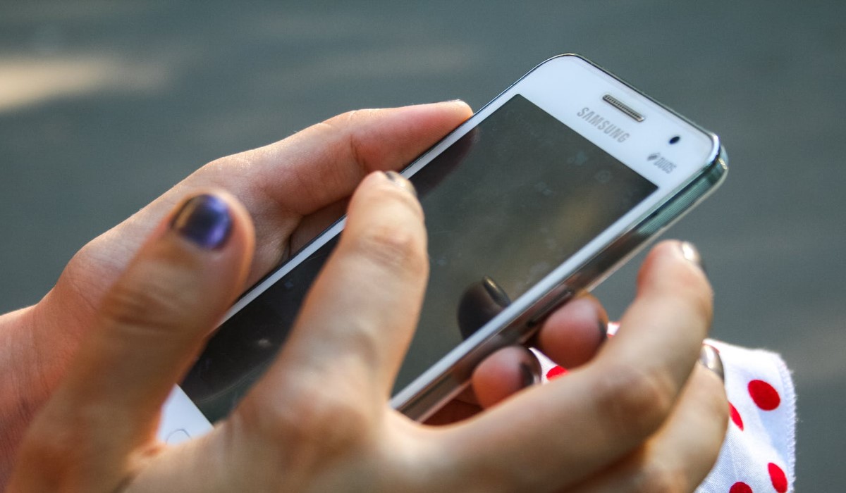 Free Mobile vs Coriolis : lequel choisir pour profiter d’un forfait illimité avec 50Go à 8.99 euros par mois ?