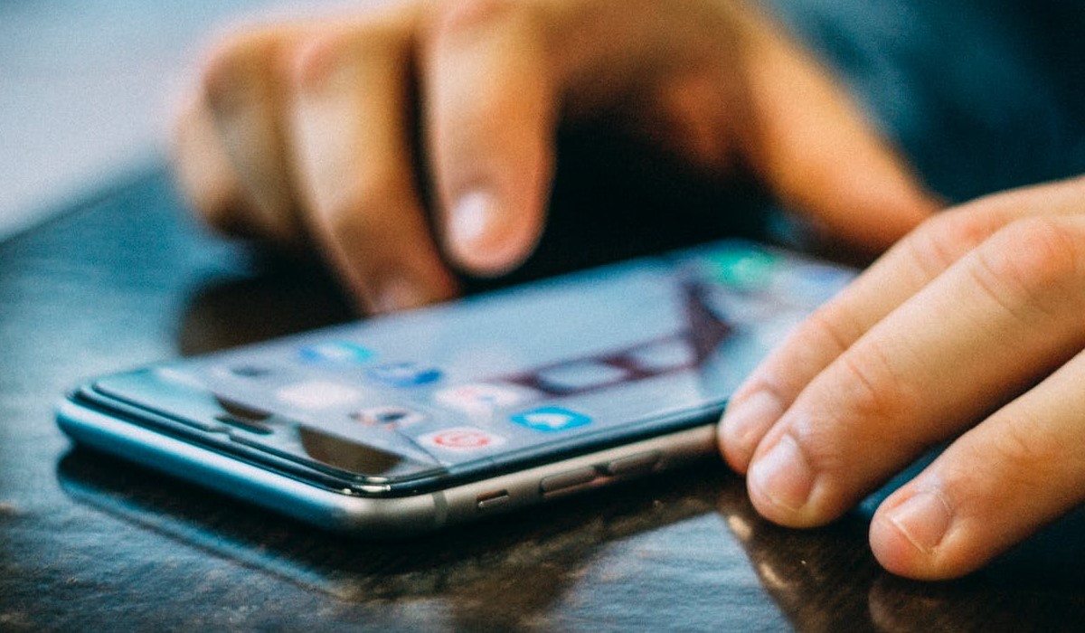 Forfaits Free Mobile 50Go VS Prixtel de 10Go à 100Go : lequel choisir ?