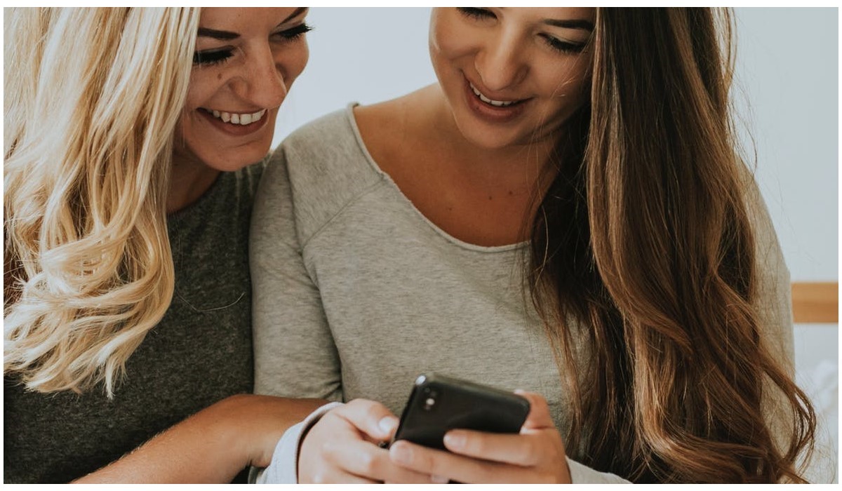 Forfait RED vs B&You : Quelle promo choisir pour votre abonnement mobile pas cher avec 40Go ou 60Go ?