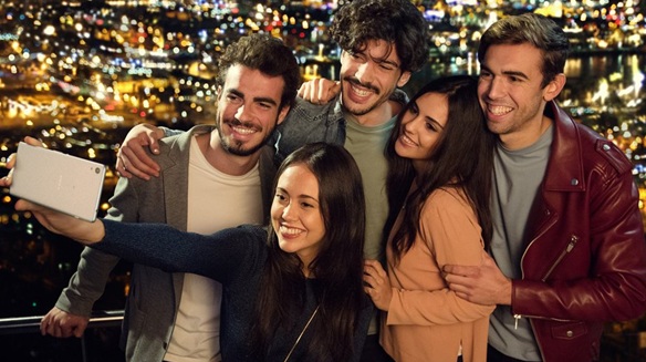 Sony Xperia XA Ultra : la nouvelle phablette de 6 pouces destinée aux amateurs de selfies 